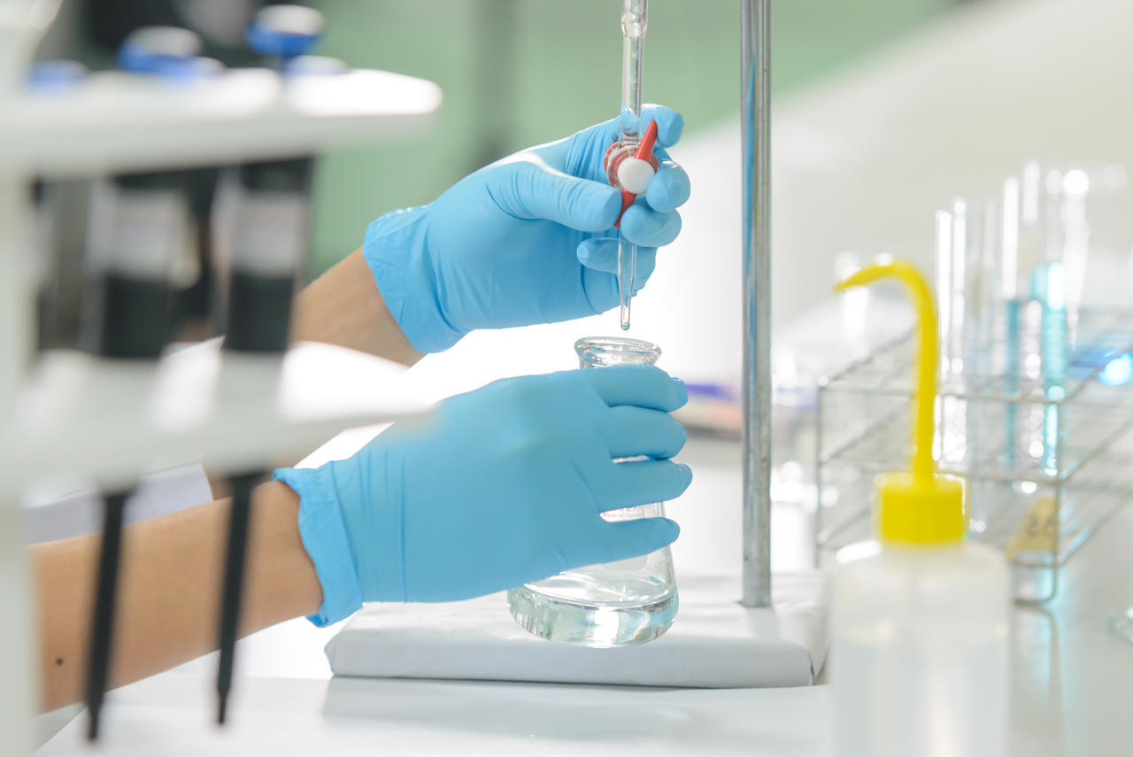 Laboratory quality control testing of magnesium citrate raw material for purity and potency